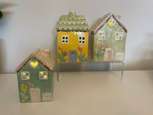 Load image into Gallery viewer, Ceramic House.