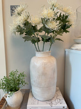 Load image into Gallery viewer, Large Rustic Vase.
