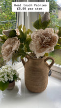 Load image into Gallery viewer, Rustic Vase.