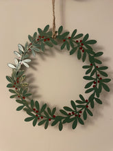 Load image into Gallery viewer, Metal Hanging Wreath.