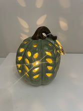 Load image into Gallery viewer, Green LED Pumpkin
