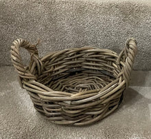 Load image into Gallery viewer, Low Round Baskets with Ear
