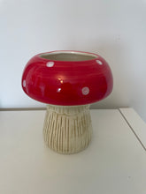 Load image into Gallery viewer, Toadstool Pot
