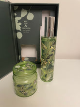 Load image into Gallery viewer, Eucalyptus Room Spray &amp; Candle Gift
