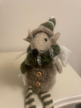 Load image into Gallery viewer, Lord Cheddarbottom The Sitting Mouse
