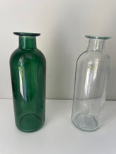 Load image into Gallery viewer, Glass Bud Vase.
