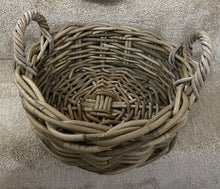 Load image into Gallery viewer, Low Round Baskets with Ear
