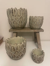 Load image into Gallery viewer, Artichoke Style Plant Pot
