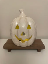 Load image into Gallery viewer, Crackle Glaze Pumpkin.
