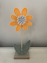 Load image into Gallery viewer, Felt Flower.
