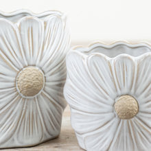 Load image into Gallery viewer, Daisy Vase.
