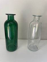 Load image into Gallery viewer, Glass Bud Vase.
