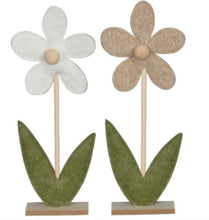 Load image into Gallery viewer, Felt Flower.
