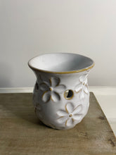 Load image into Gallery viewer, Flower Oil Burner.
