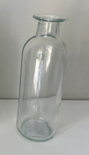 Load image into Gallery viewer, Glass Bud Vase.
