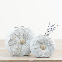 Load image into Gallery viewer, Daisy Vase.
