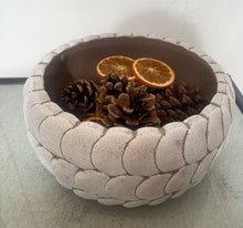 Load image into Gallery viewer, ☀️ White Scallop Pot
