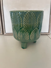 Load image into Gallery viewer, Green Leaf Pattern Pot With Legs.
