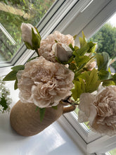 Load image into Gallery viewer, Rustic Vase.
