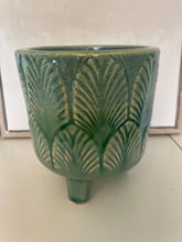 Load image into Gallery viewer, Green Leaf Pattern Pot With Legs.
