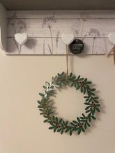Load image into Gallery viewer, Metal Hanging Wreath.
