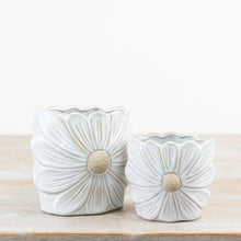 Load image into Gallery viewer, Daisy Vase.
