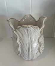 Load image into Gallery viewer, Dordogna Cachepot
