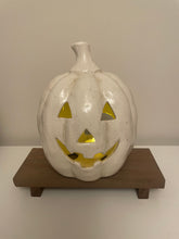 Load image into Gallery viewer, Crackle Glaze Pumpkin.
